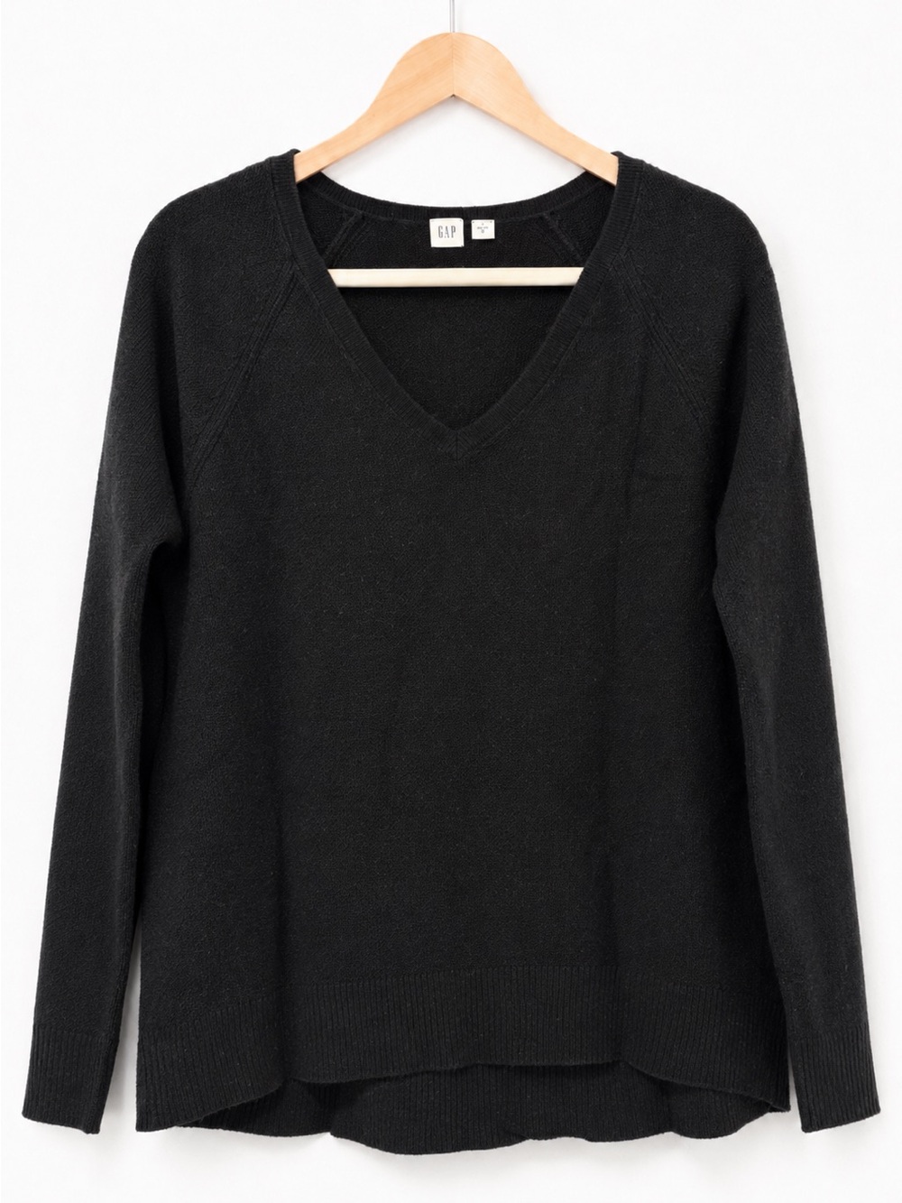 ✨GAP Black V Neck Pullover Sweater Cozy Knit Layering Top Size S✨
